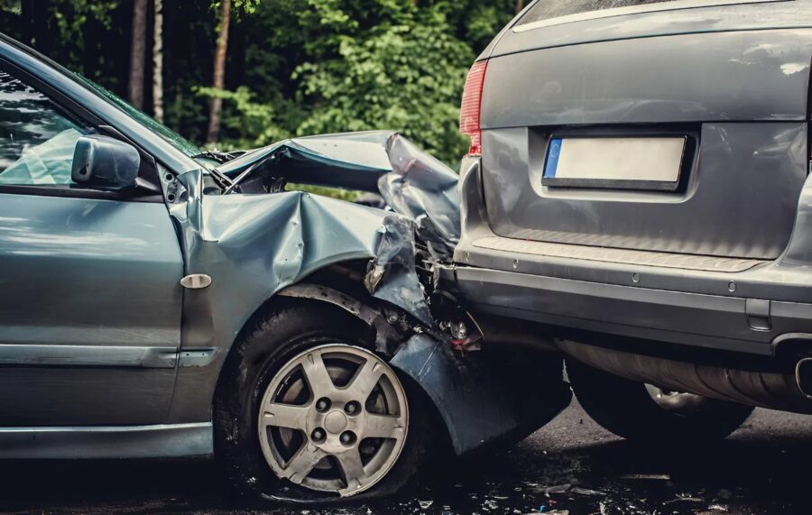 När jag rusade till sjukhuset för att se min man efter en allvarlig olycka blockerade en sjuksköterska min väg: det hon sa lämnade mig mållös och fick mig att inse att jag aldrig riktigt hade känt min man